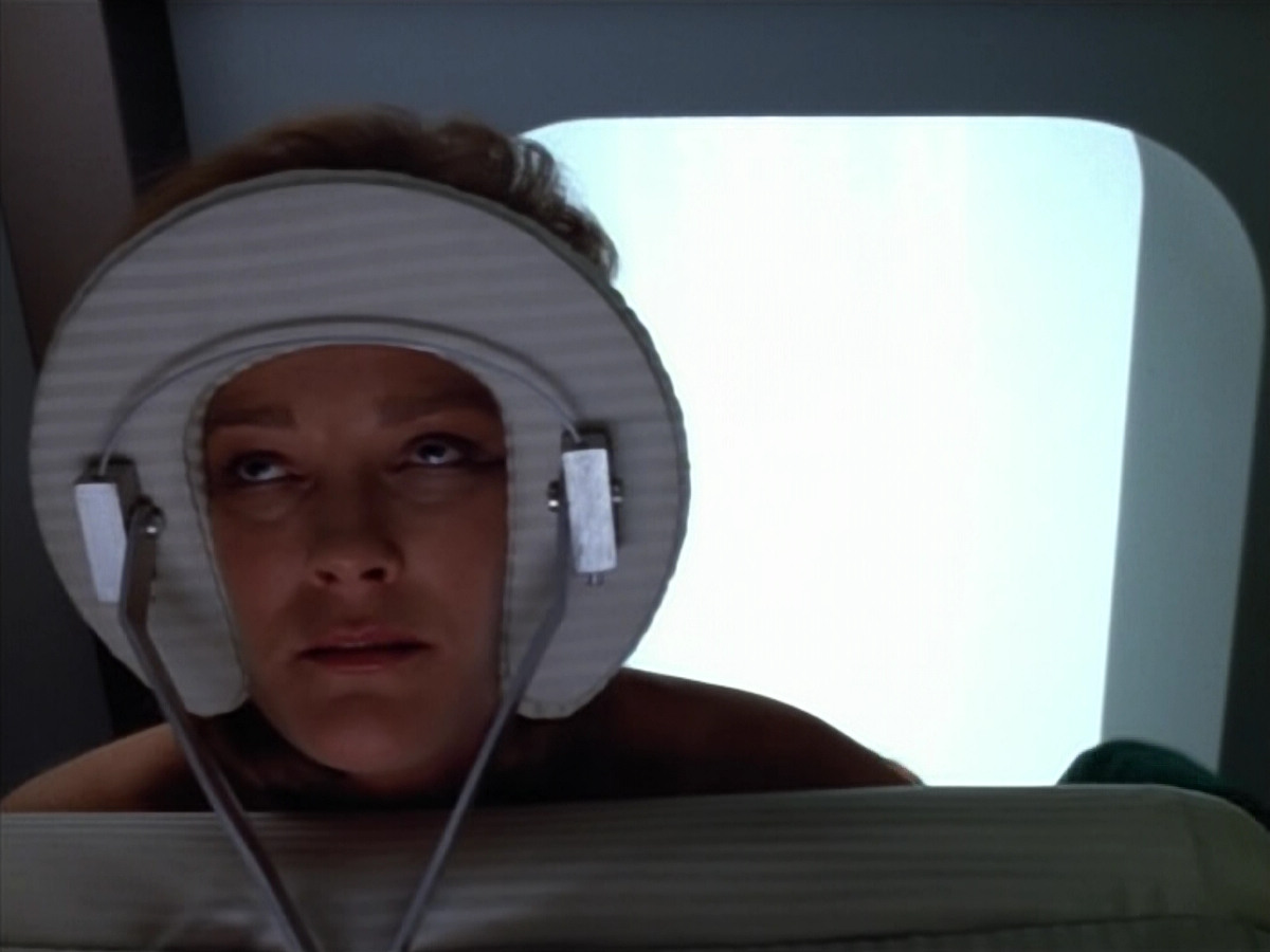 extant_StarTrek_VOY_4x07-ScientificMethod_00641.jpg
