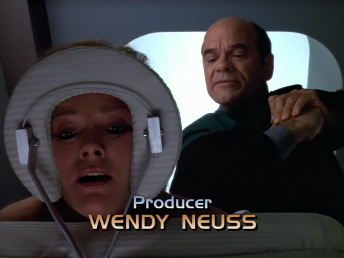 extant_StarTrek_VOY_4x07-ScientificMethod_00674.jpg