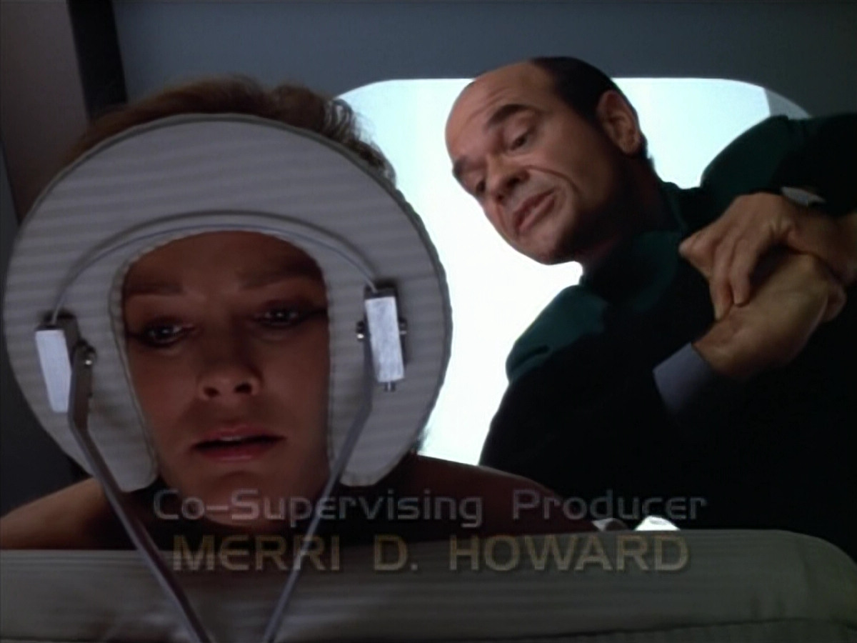 extant_StarTrek_VOY_4x07-ScientificMethod_00679.jpg