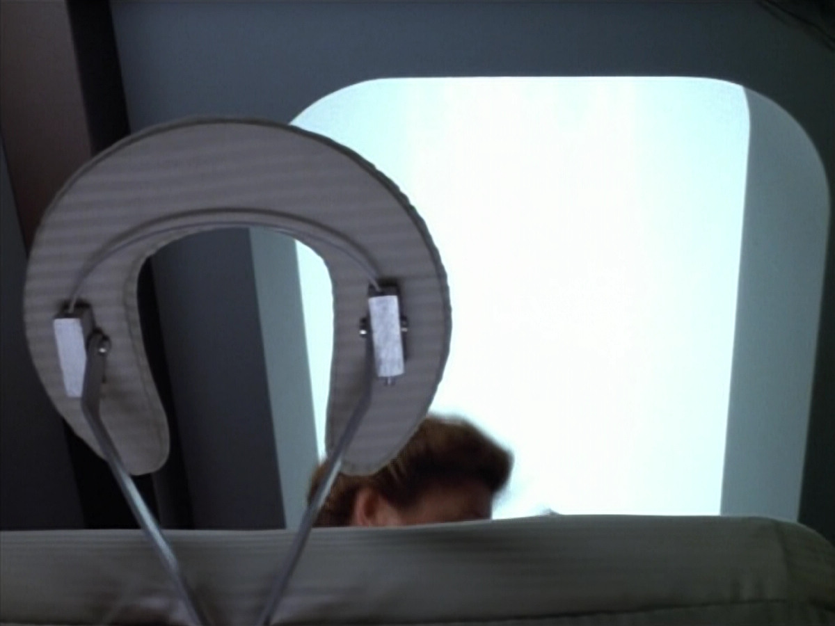 extant_StarTrek_VOY_4x07-ScientificMethod_00705.jpg