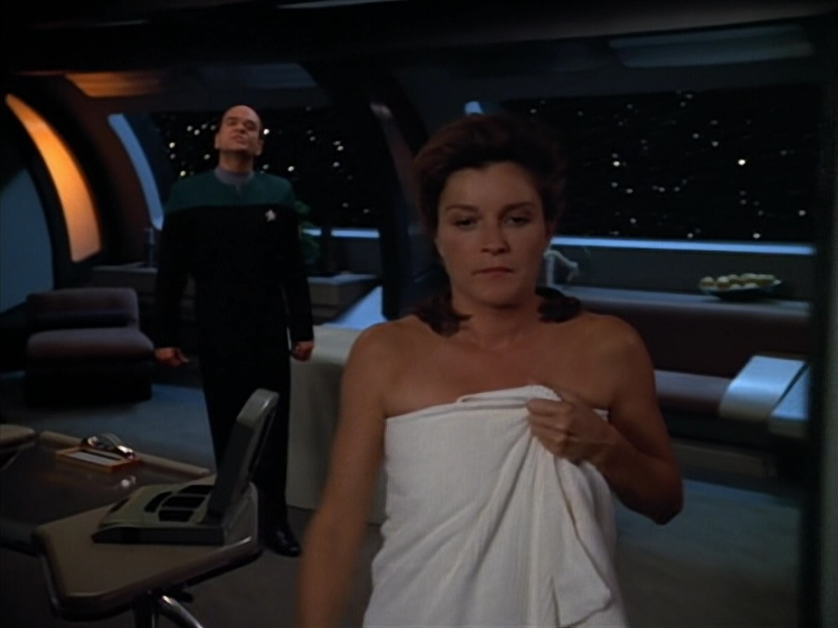 extant_StarTrek_VOY_4x07-ScientificMethod_00714.jpg