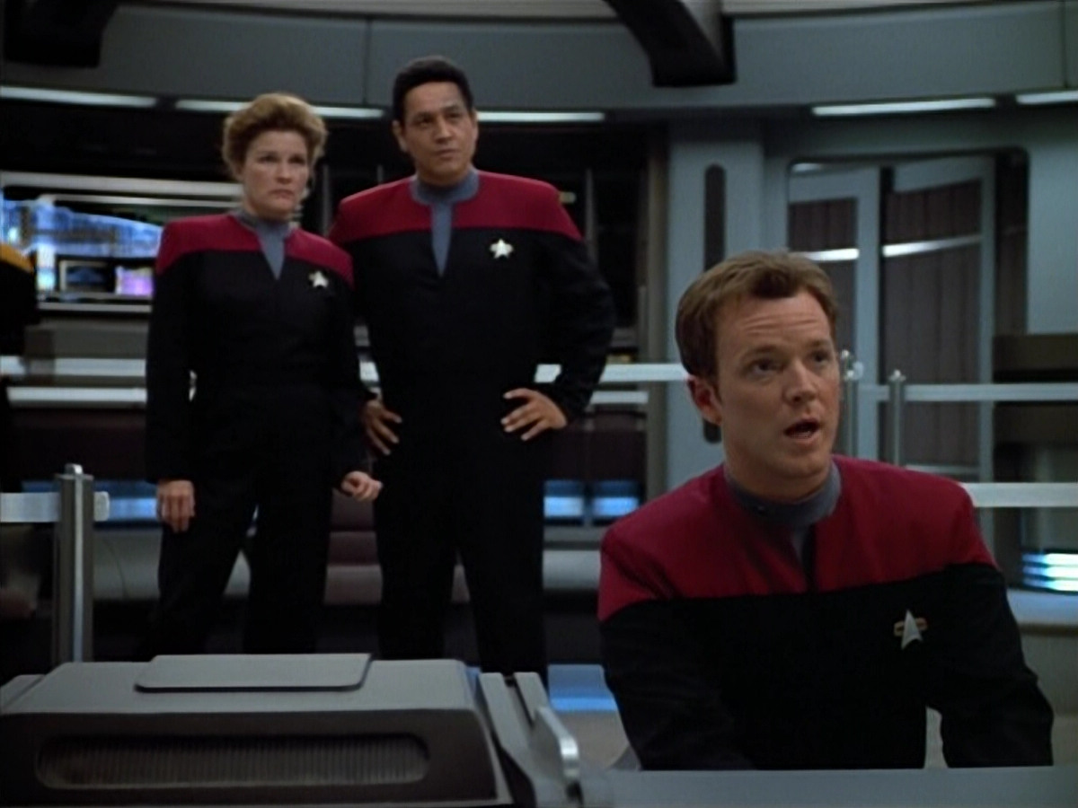 extant_StarTrek_VOY_4x07-ScientificMethod_00735.jpg