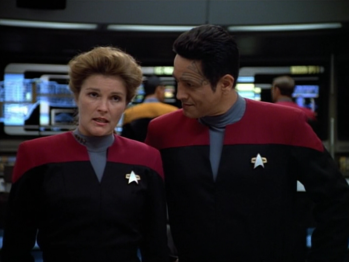extant_StarTrek_VOY_4x07-ScientificMethod_00755.jpg
