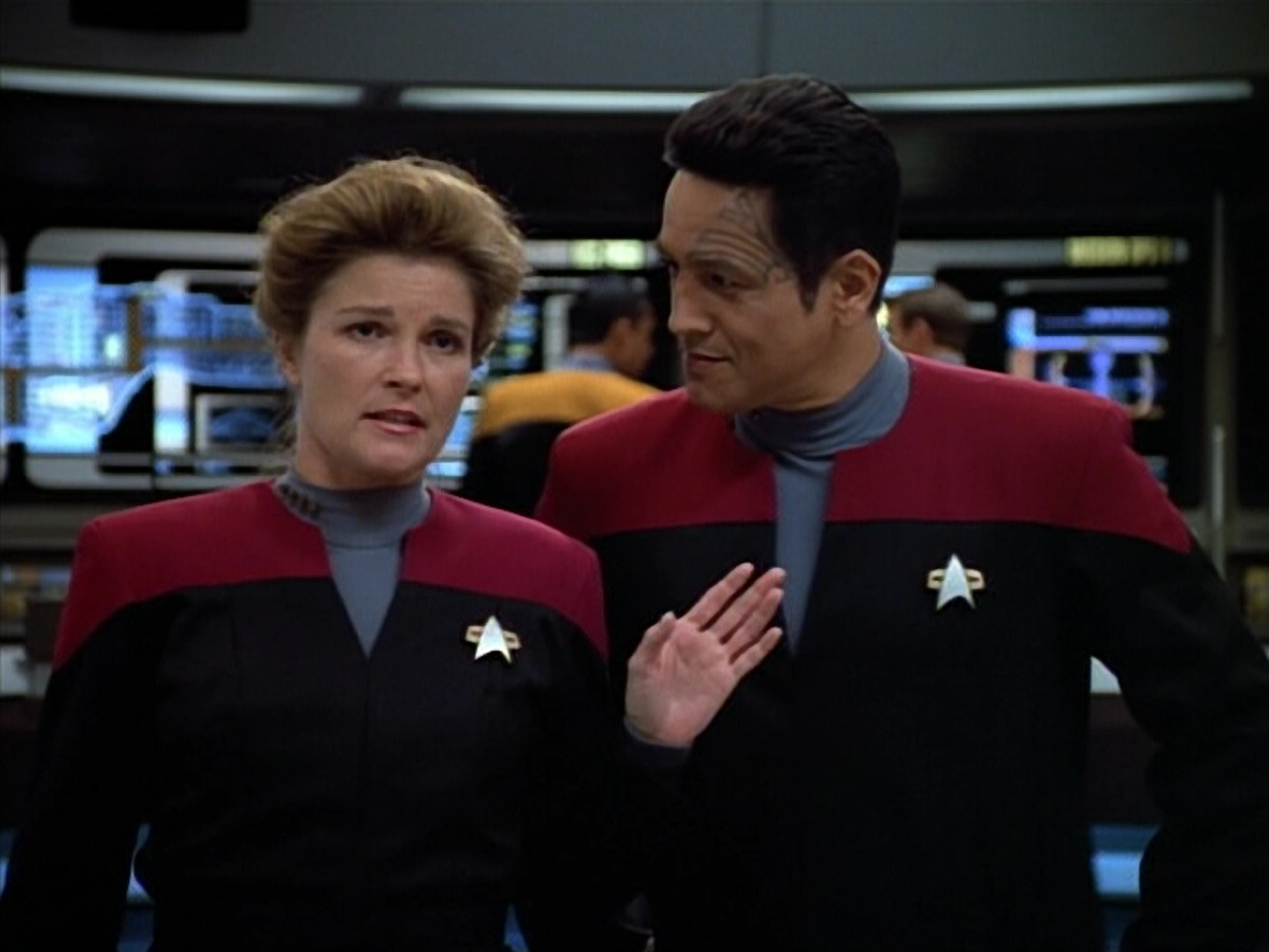extant_StarTrek_VOY_4x07-ScientificMethod_00758.jpg