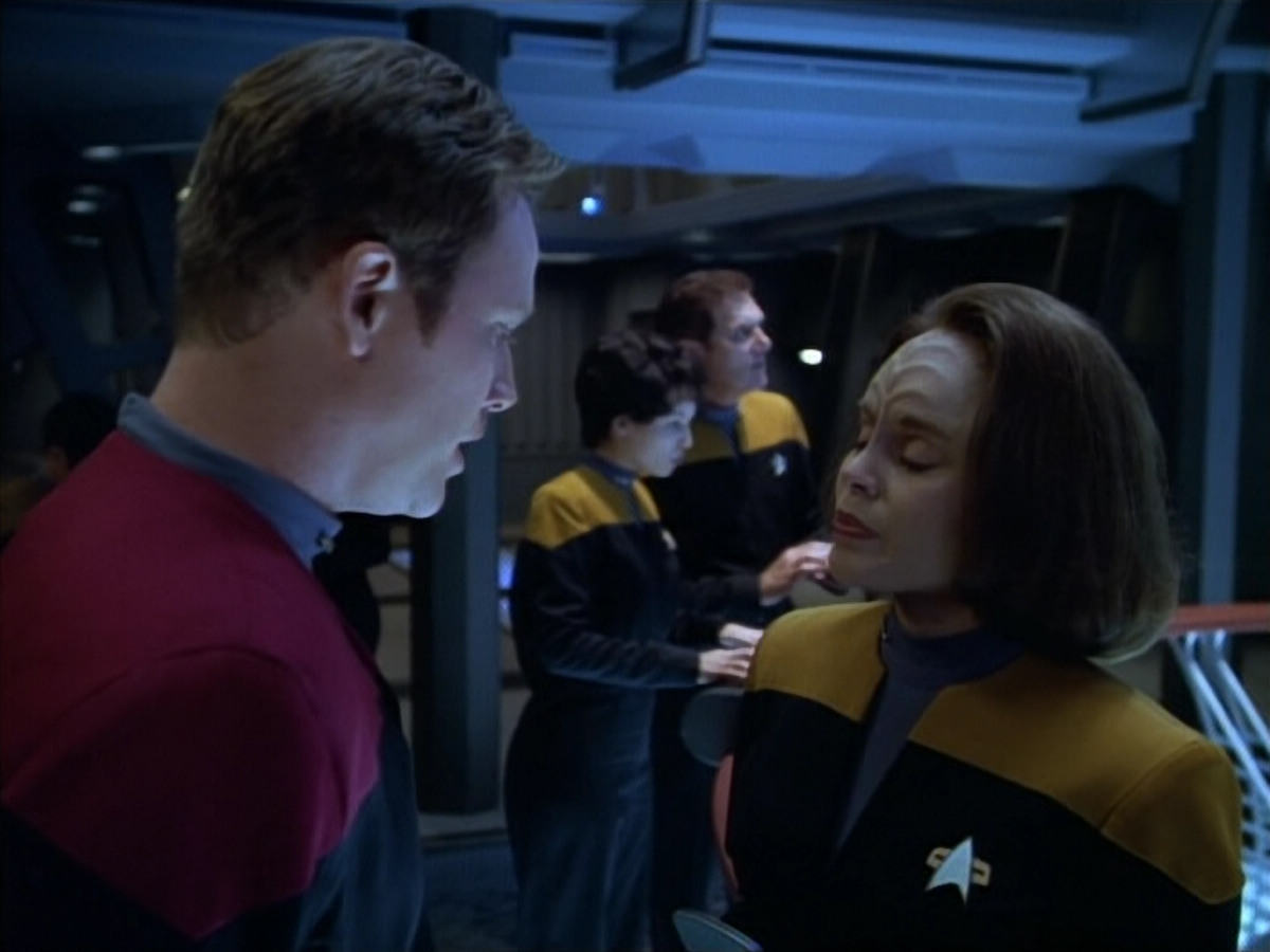 extant_StarTrek_VOY_4x07-ScientificMethod_00797.jpg