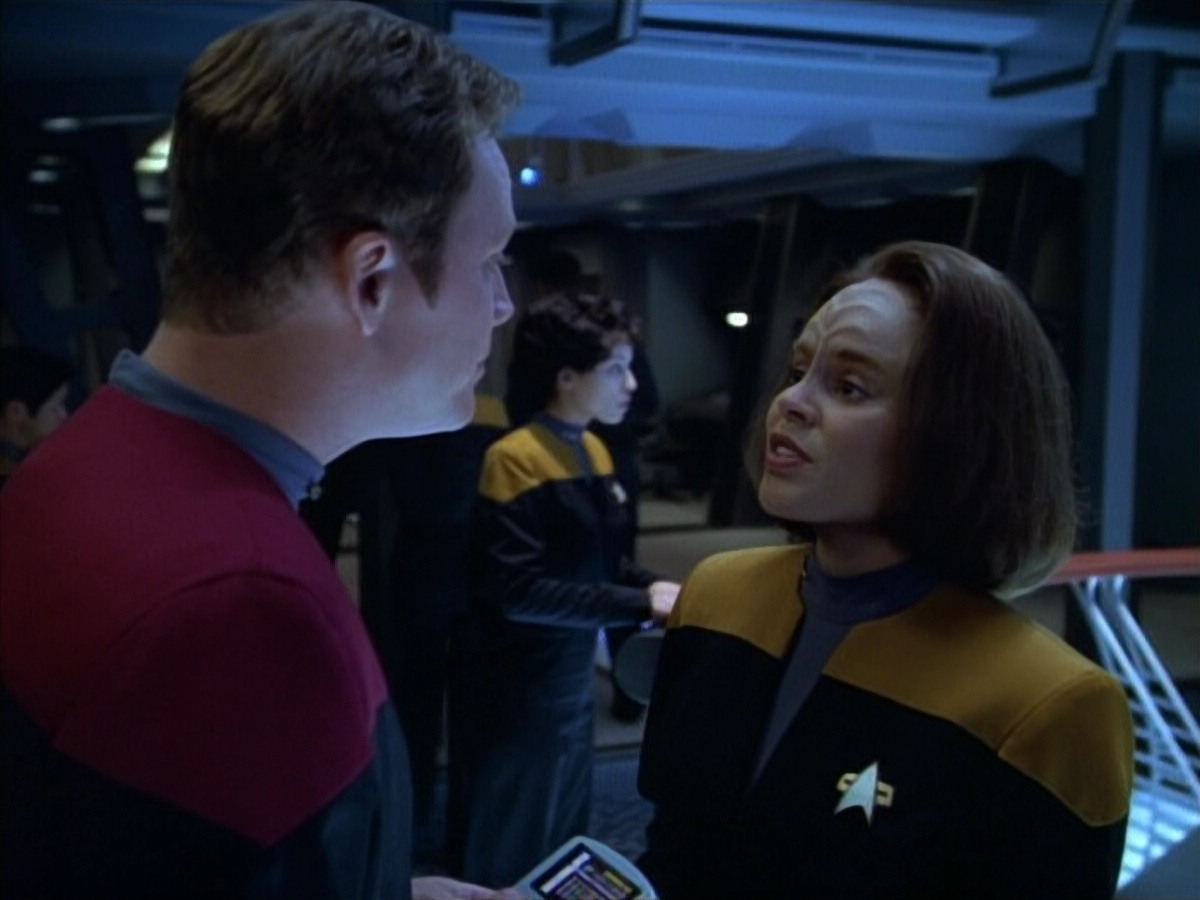 extant_StarTrek_VOY_4x07-ScientificMethod_00803.jpg