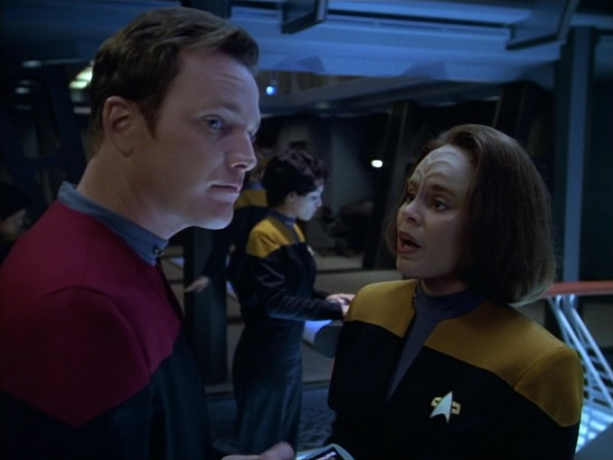 extant_StarTrek_VOY_4x07-ScientificMethod_00804.jpg