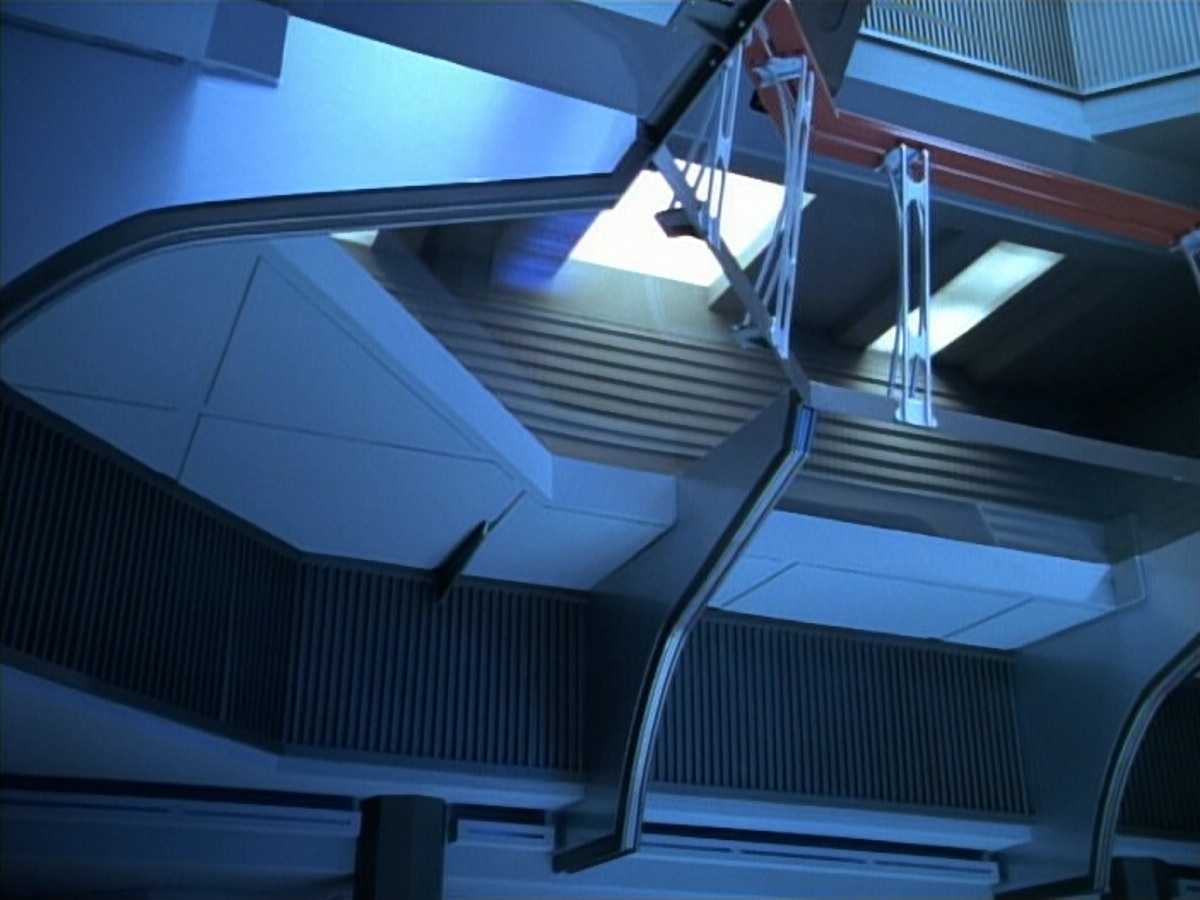 extant_StarTrek_VOY_4x07-ScientificMethod_00809.jpg