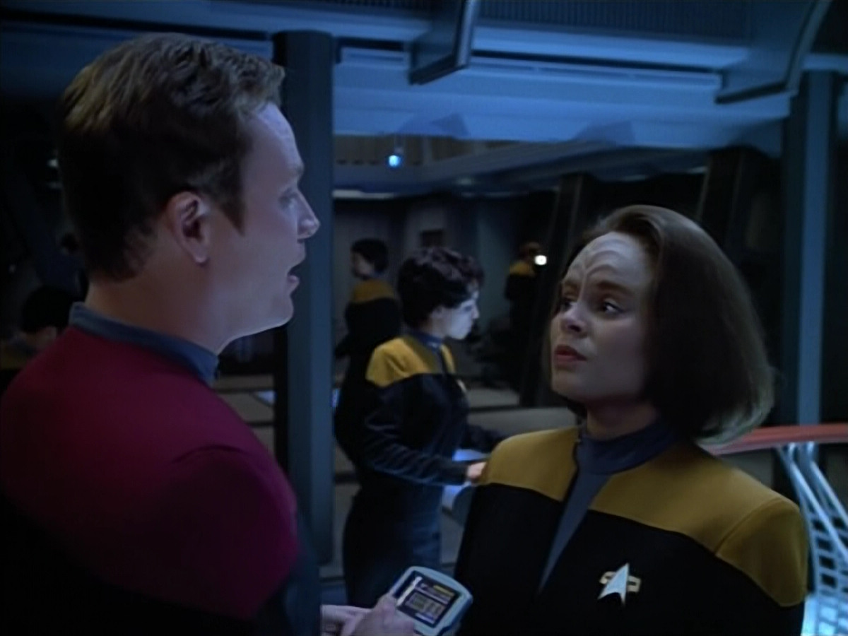 extant_StarTrek_VOY_4x07-ScientificMethod_00811.jpg