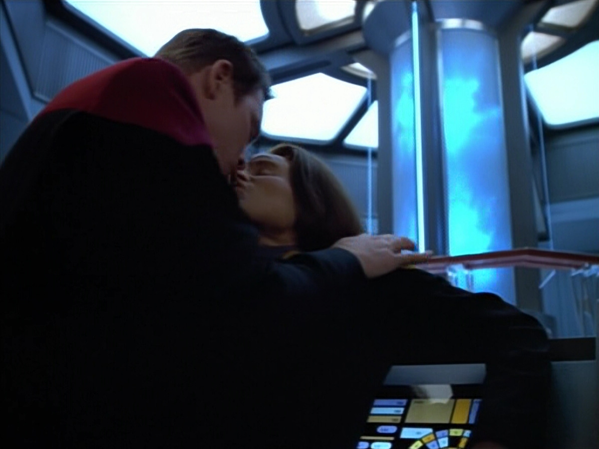 extant_StarTrek_VOY_4x07-ScientificMethod_00824.jpg