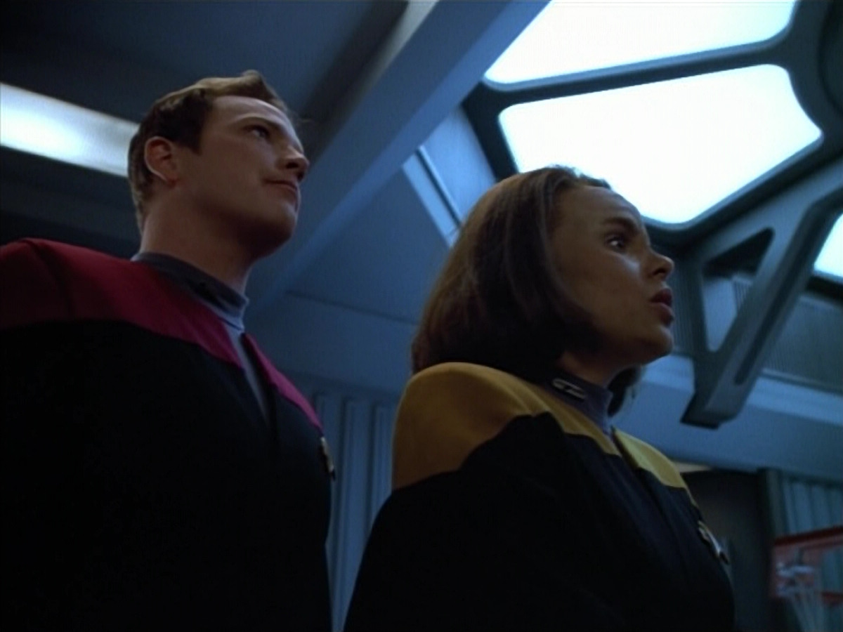extant_StarTrek_VOY_4x07-ScientificMethod_00857.jpg