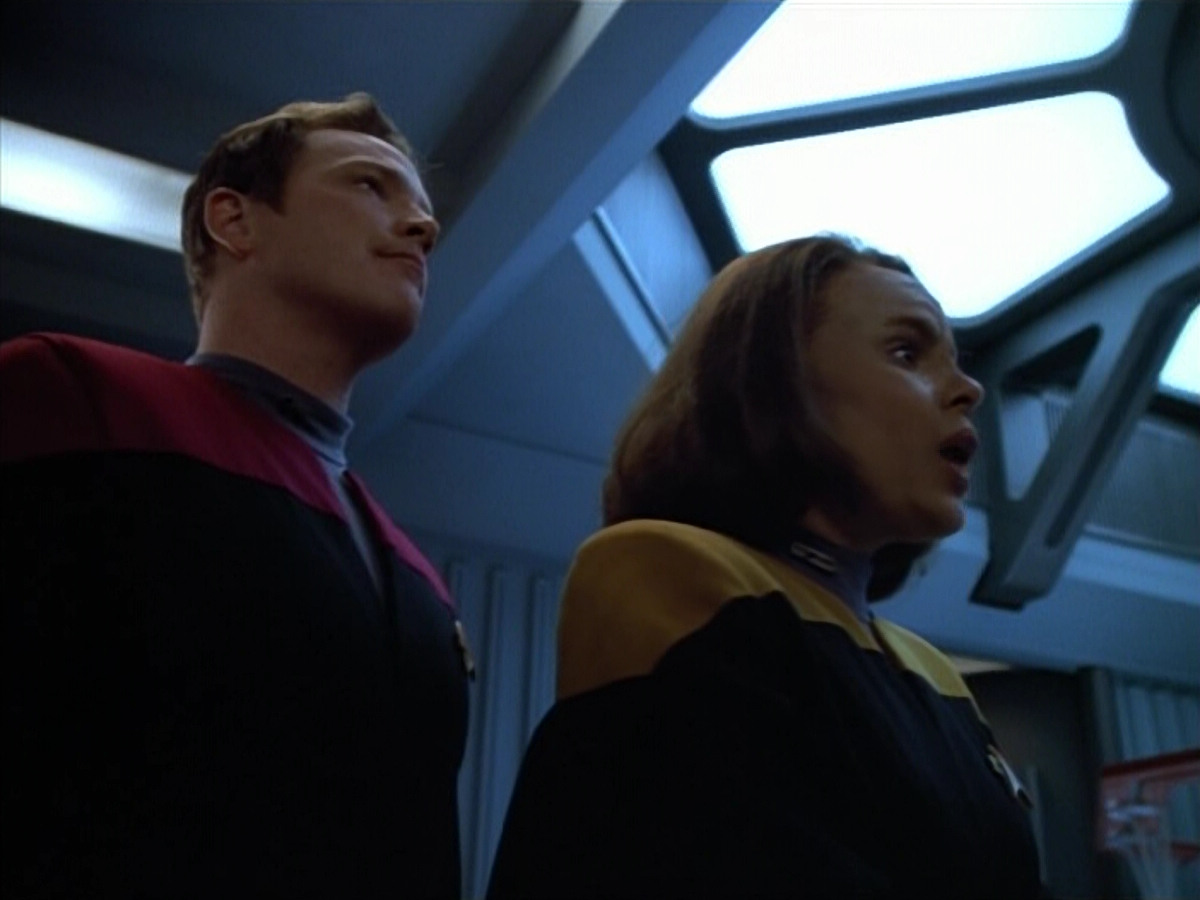 extant_StarTrek_VOY_4x07-ScientificMethod_00858.jpg