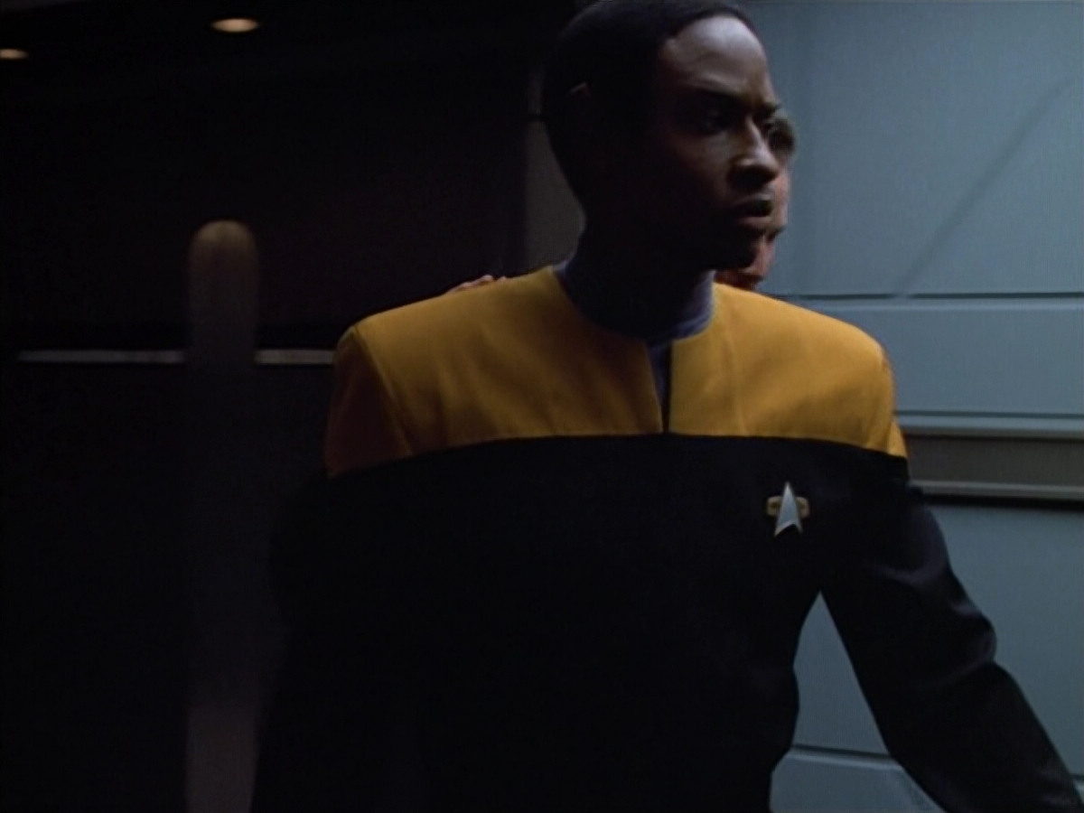 extant_StarTrek_VOY_4x07-ScientificMethod_00900.jpg