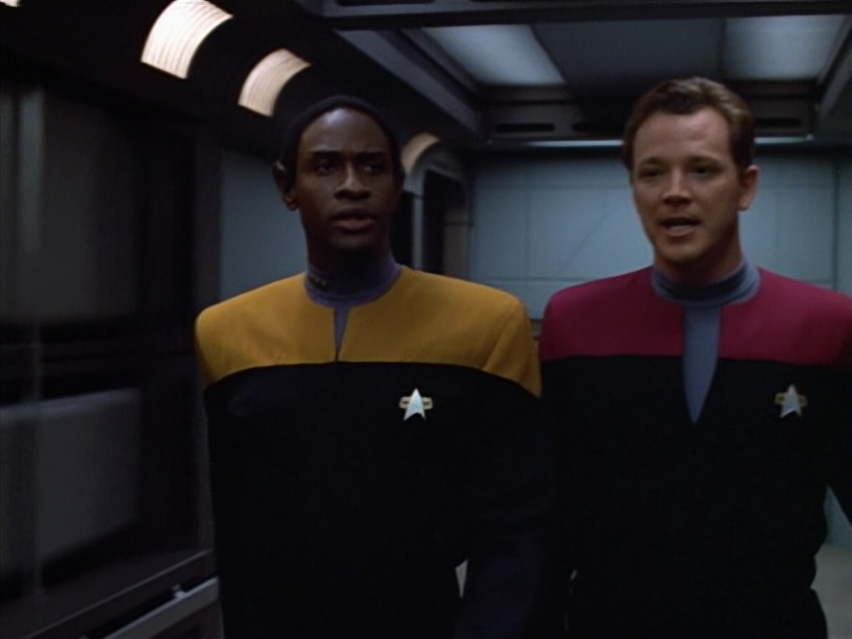 extant_StarTrek_VOY_4x07-ScientificMethod_00906.jpg
