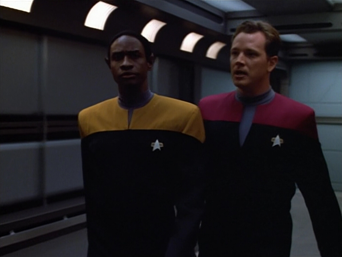 extant_StarTrek_VOY_4x07-ScientificMethod_00908.jpg