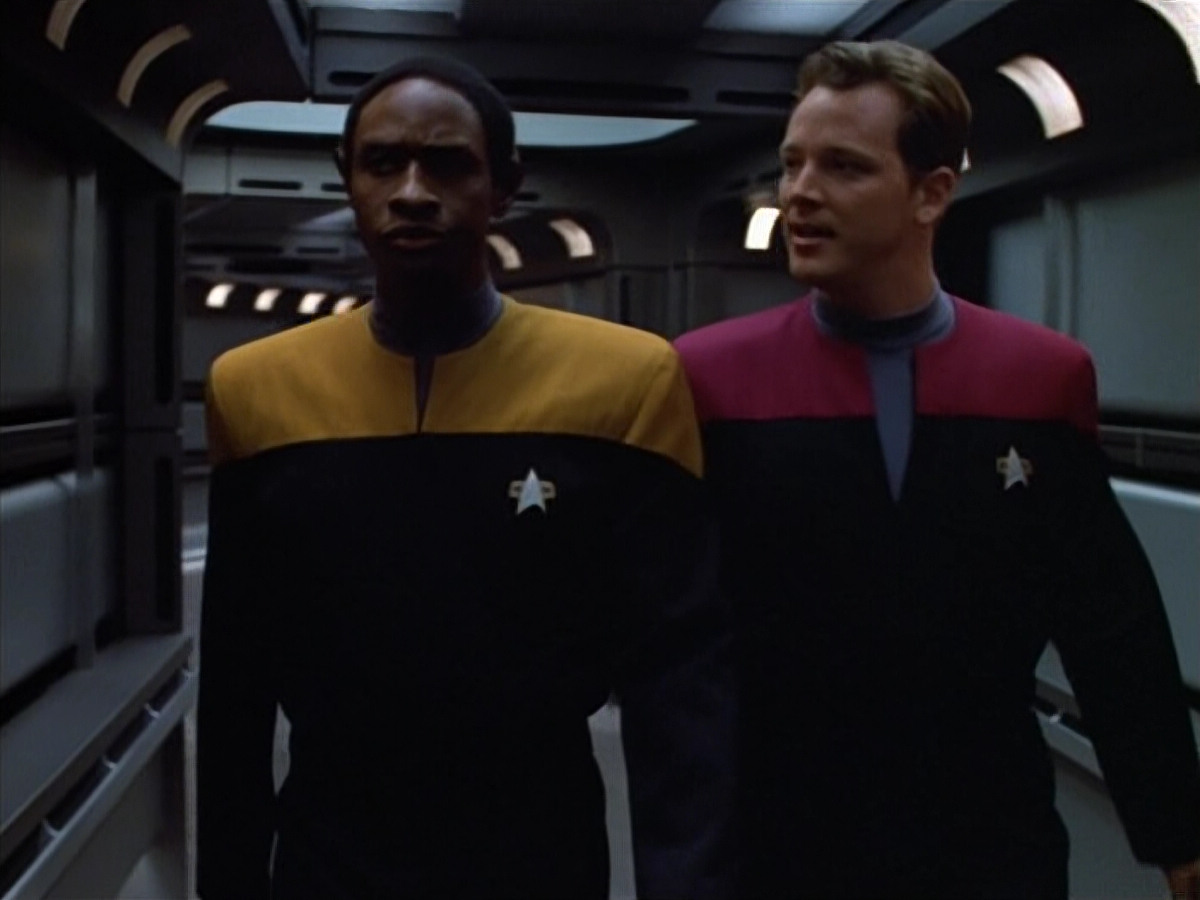 extant_StarTrek_VOY_4x07-ScientificMethod_00921.jpg