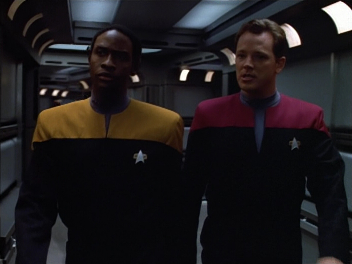 extant_StarTrek_VOY_4x07-ScientificMethod_00922.jpg