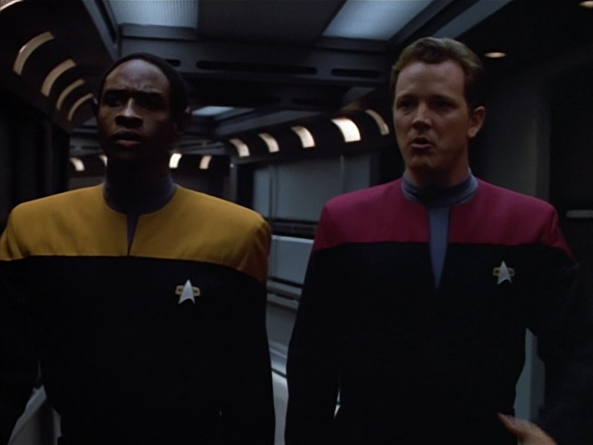 extant_StarTrek_VOY_4x07-ScientificMethod_00926.jpg