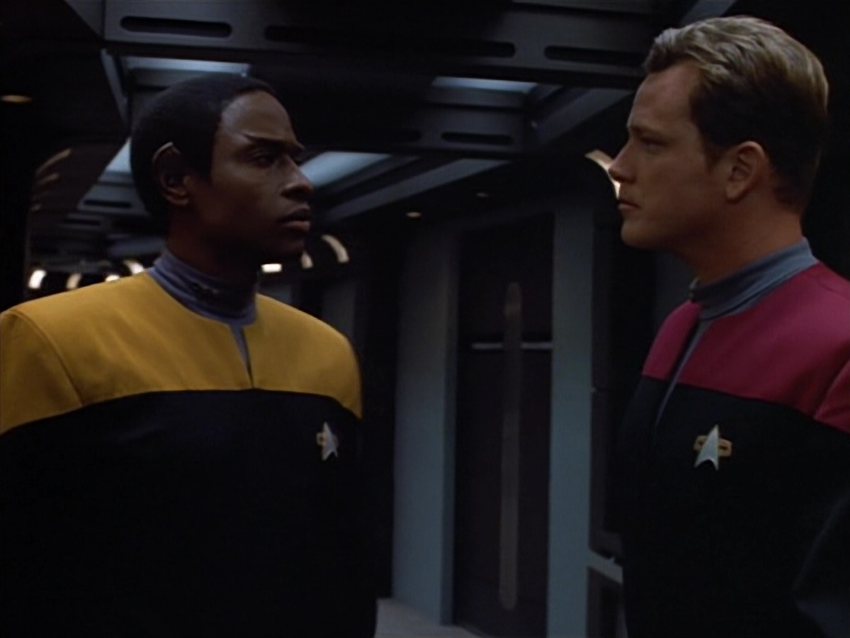 extant_StarTrek_VOY_4x07-ScientificMethod_00932.jpg