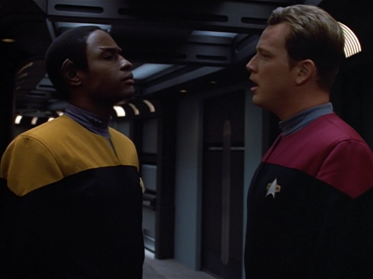 extant_StarTrek_VOY_4x07-ScientificMethod_00936.jpg