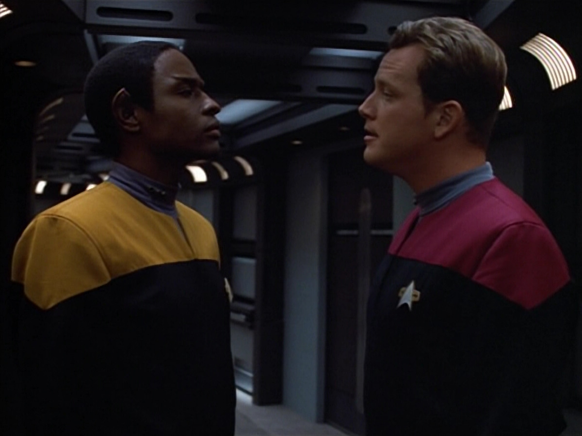 extant_StarTrek_VOY_4x07-ScientificMethod_00944.jpg