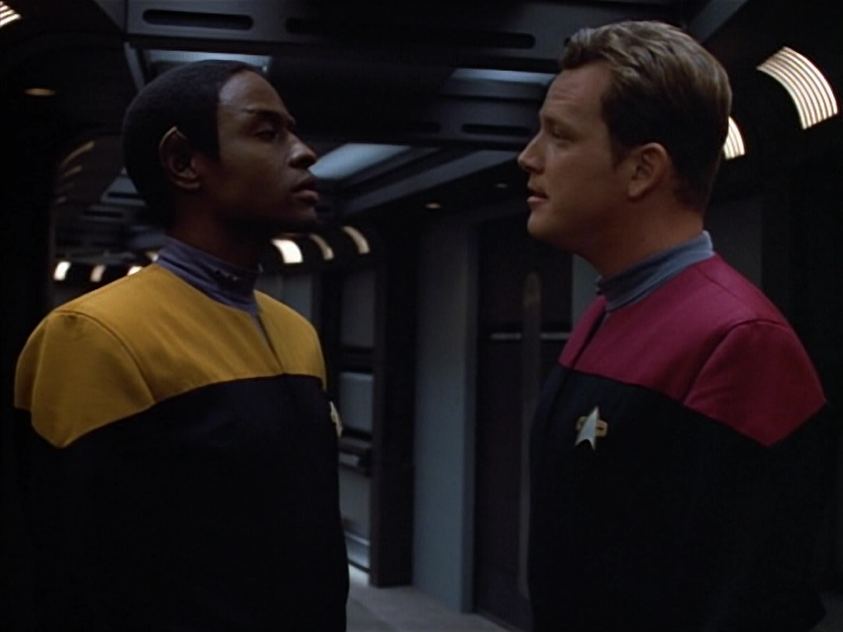 extant_StarTrek_VOY_4x07-ScientificMethod_00945.jpg
