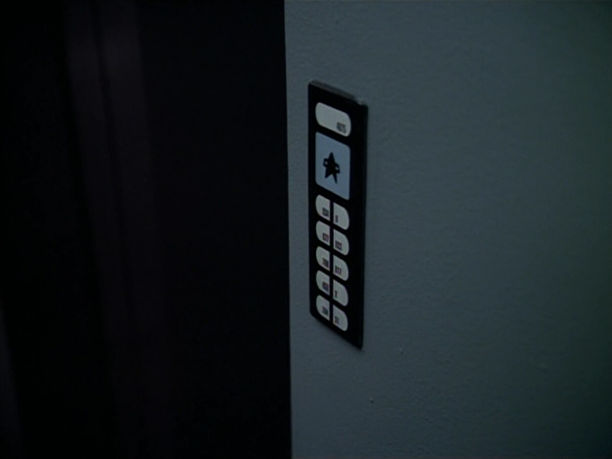 extant_StarTrek_VOY_4x07-ScientificMethod_00957.jpg
