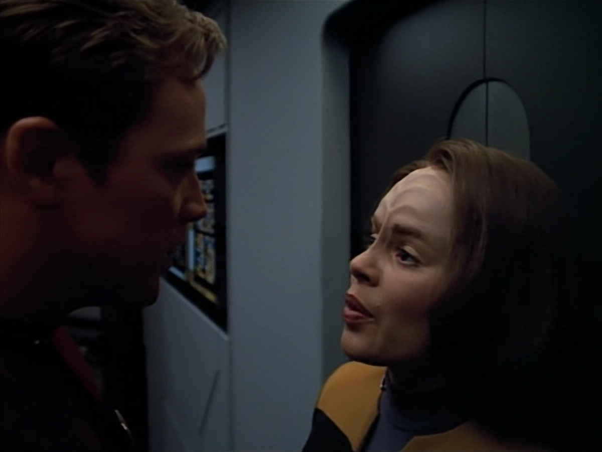 extant_StarTrek_VOY_4x07-ScientificMethod_00963.jpg