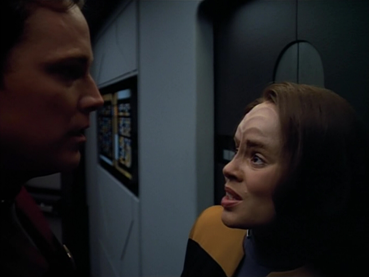 extant_StarTrek_VOY_4x07-ScientificMethod_00967.jpg