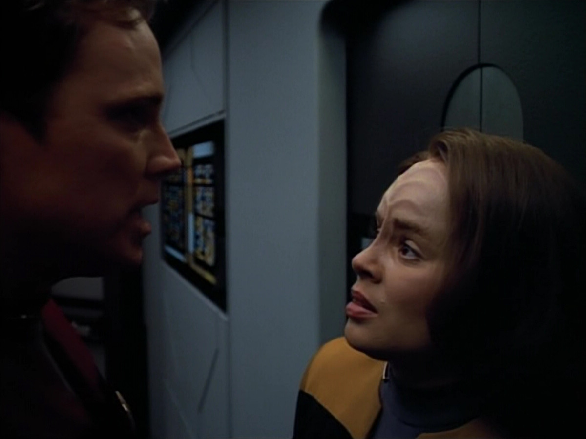 extant_StarTrek_VOY_4x07-ScientificMethod_00968.jpg