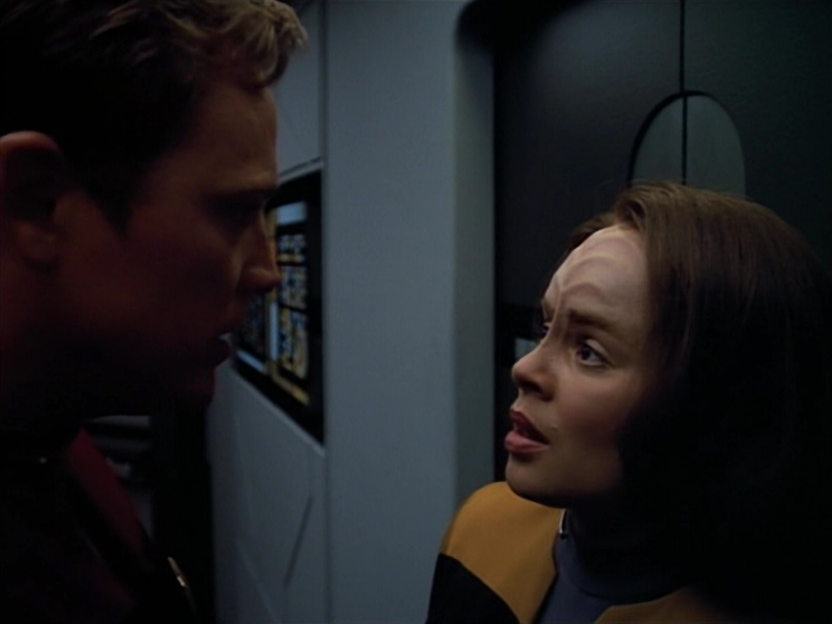 extant_StarTrek_VOY_4x07-ScientificMethod_00969.jpg