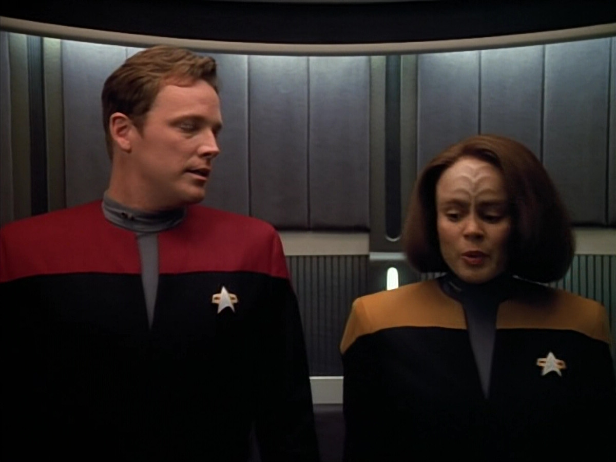 extant_StarTrek_VOY_4x07-ScientificMethod_00980.jpg