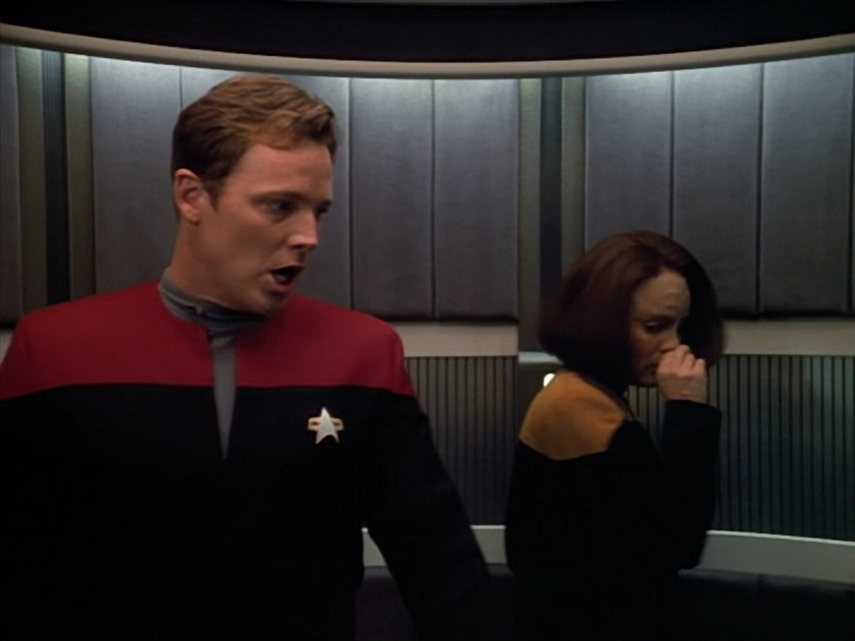 extant_StarTrek_VOY_4x07-ScientificMethod_00985.jpg