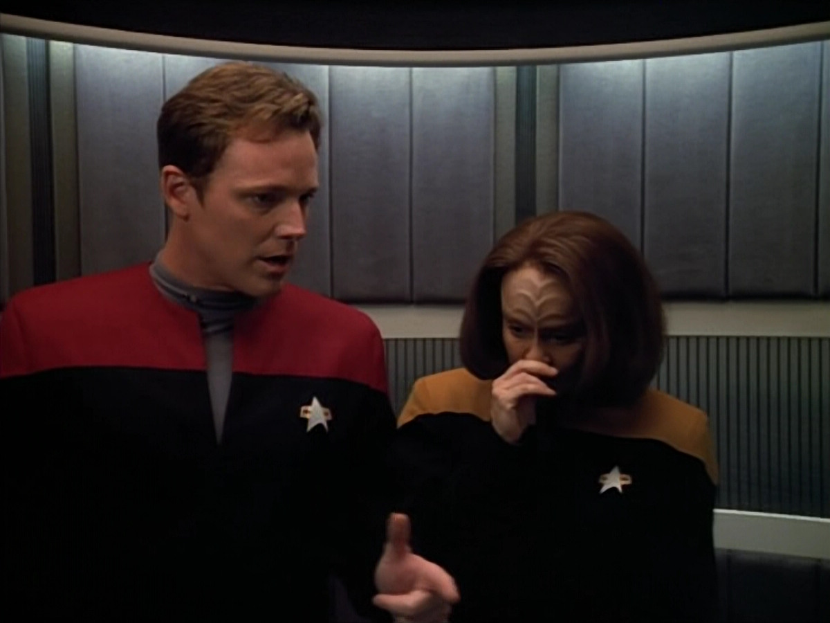 extant_StarTrek_VOY_4x07-ScientificMethod_00987.jpg