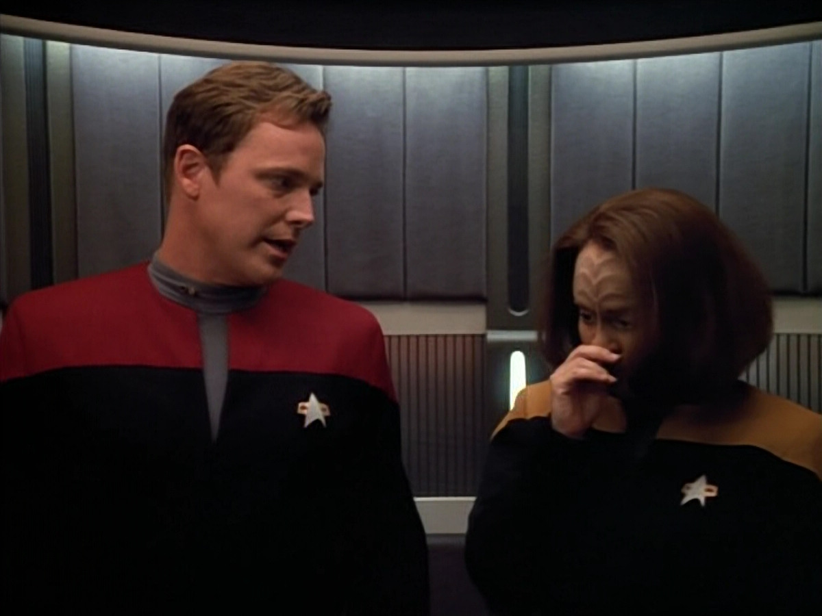extant_StarTrek_VOY_4x07-ScientificMethod_00988.jpg