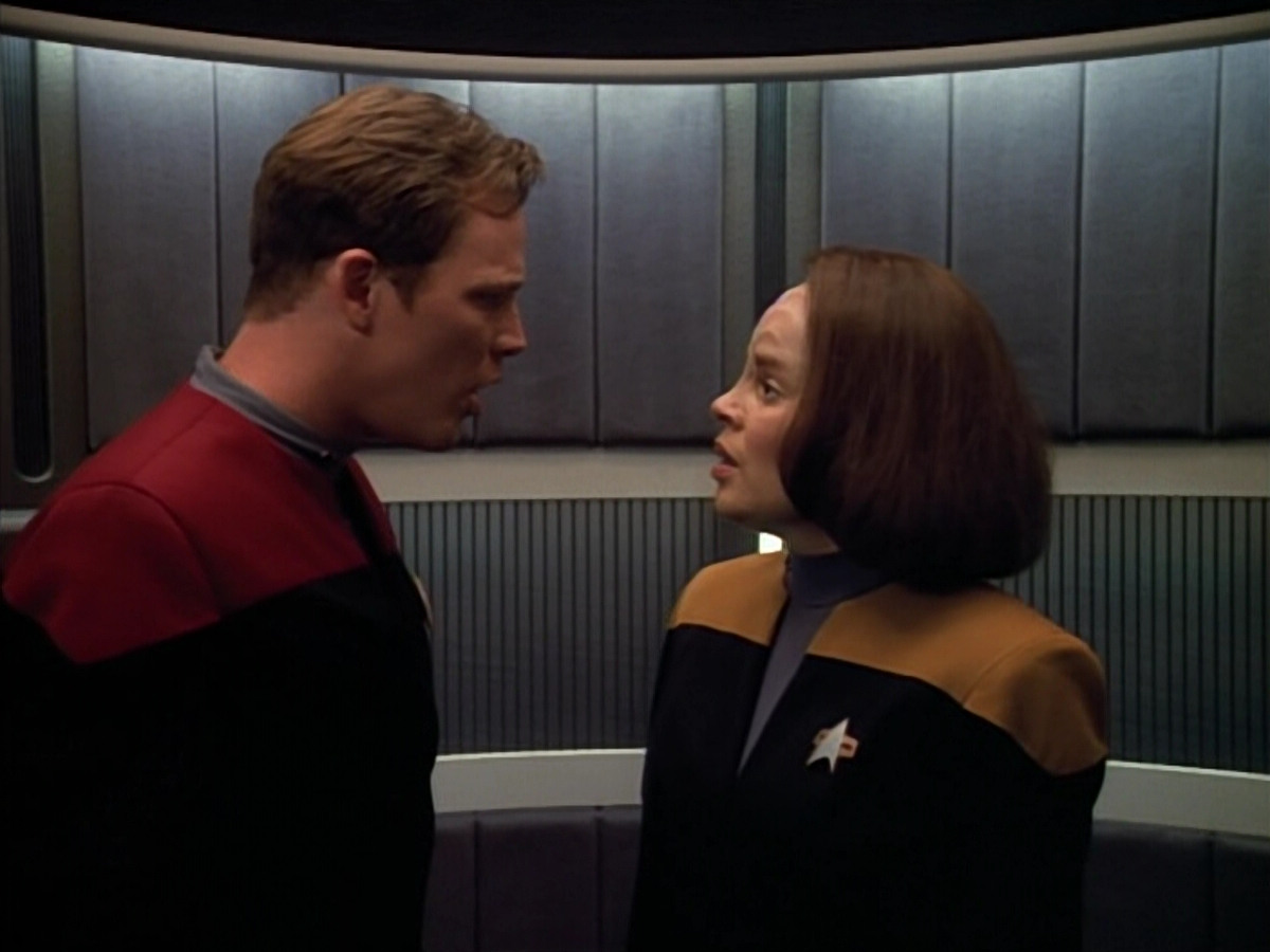 extant_StarTrek_VOY_4x07-ScientificMethod_00997.jpg