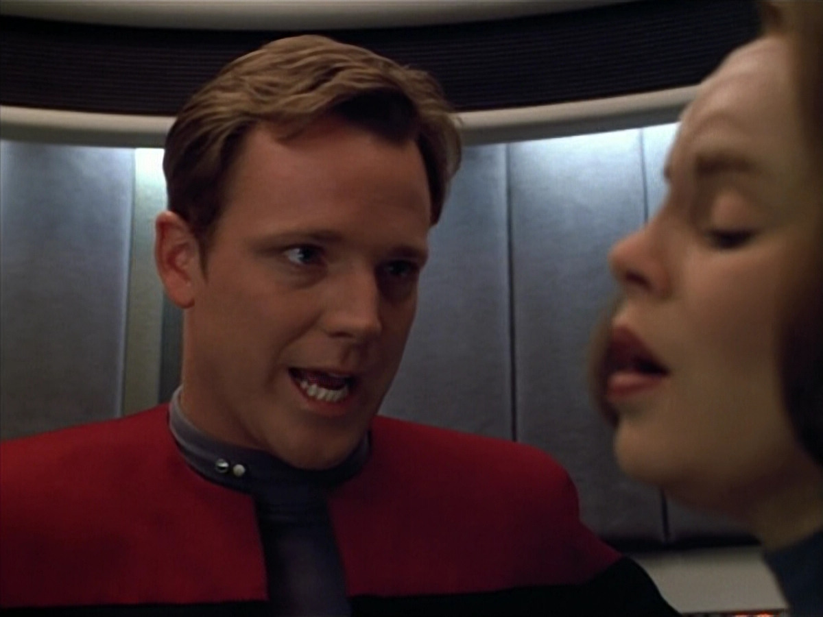 extant_StarTrek_VOY_4x07-ScientificMethod_01021.jpg