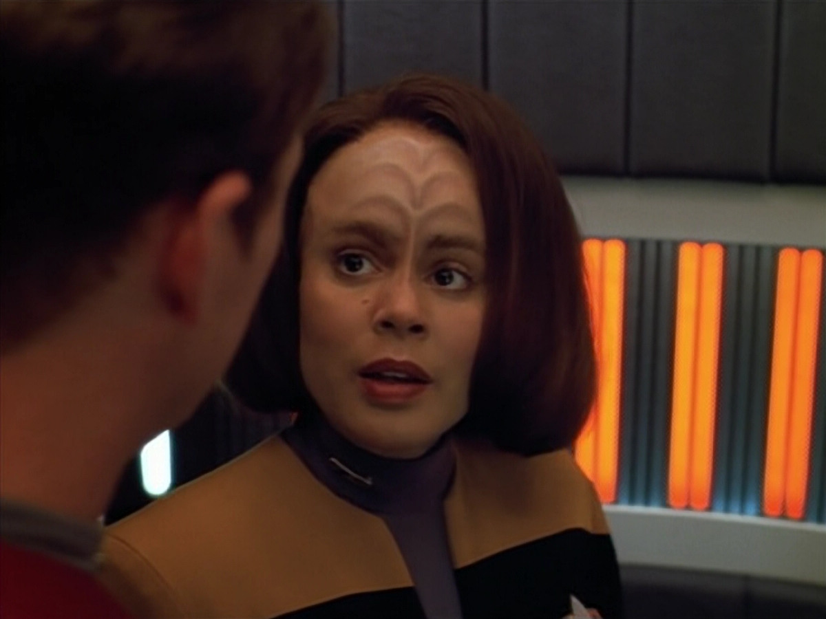 extant_StarTrek_VOY_4x07-ScientificMethod_01033.jpg