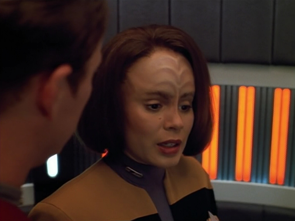 extant_StarTrek_VOY_4x07-ScientificMethod_01035.jpg