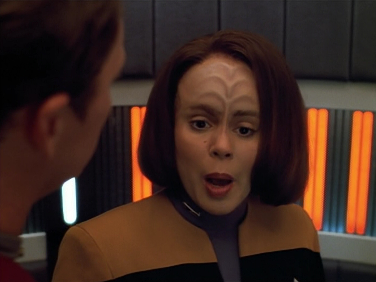 extant_StarTrek_VOY_4x07-ScientificMethod_01040.jpg