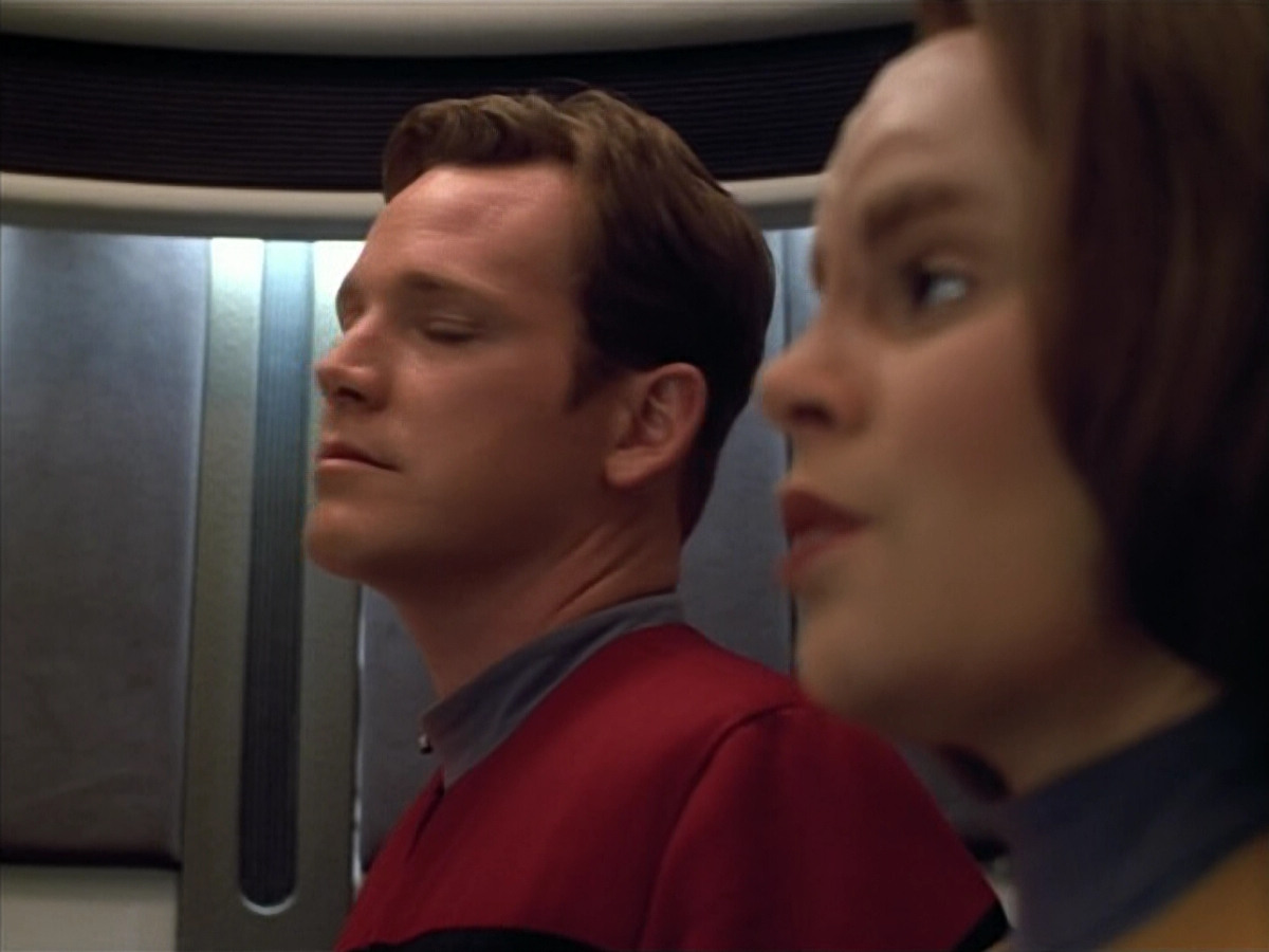 extant_StarTrek_VOY_4x07-ScientificMethod_01049.jpg