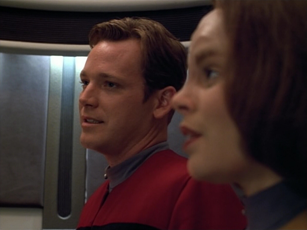 extant_StarTrek_VOY_4x07-ScientificMethod_01059.jpg