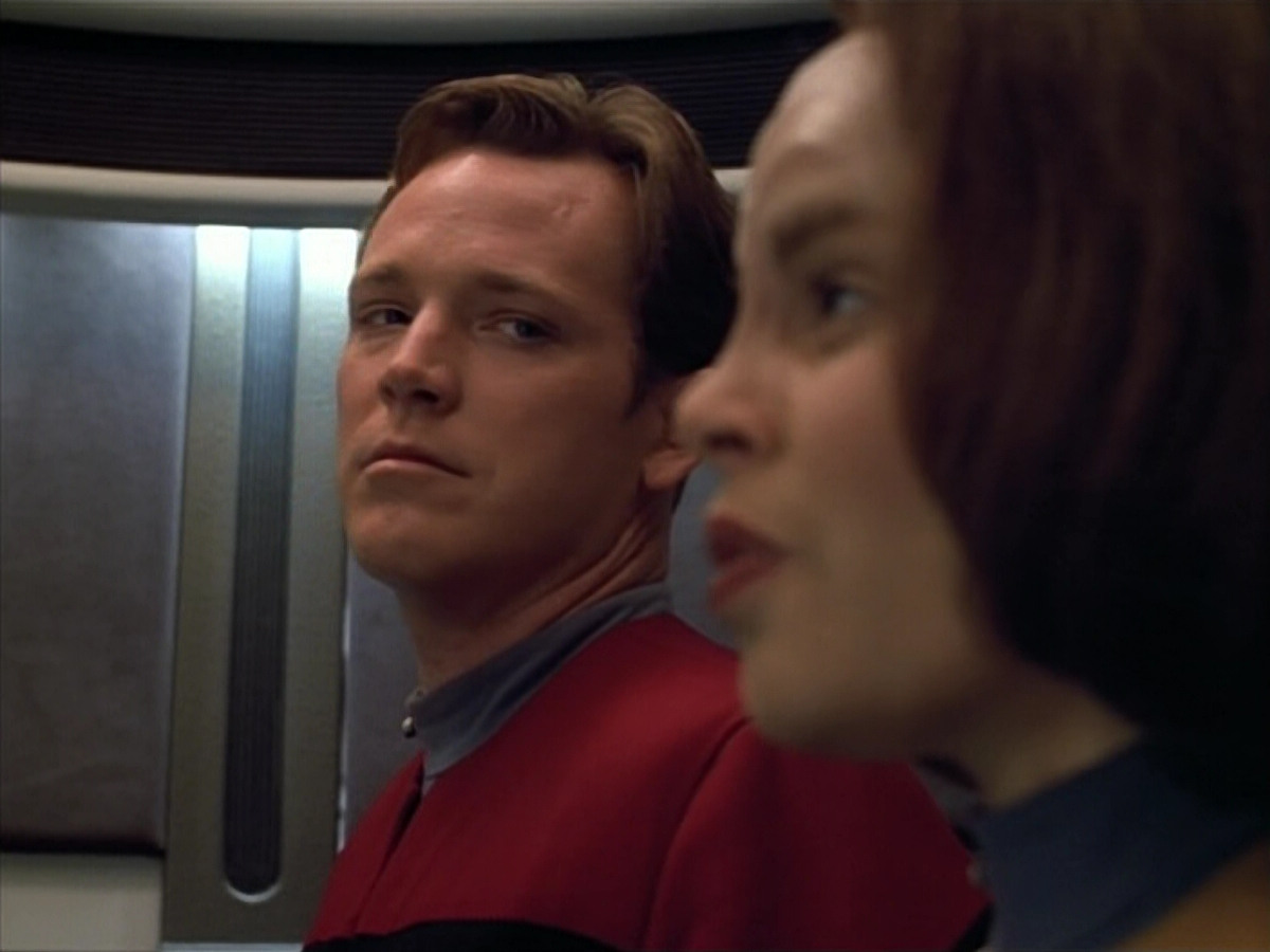 extant_StarTrek_VOY_4x07-ScientificMethod_01070.jpg