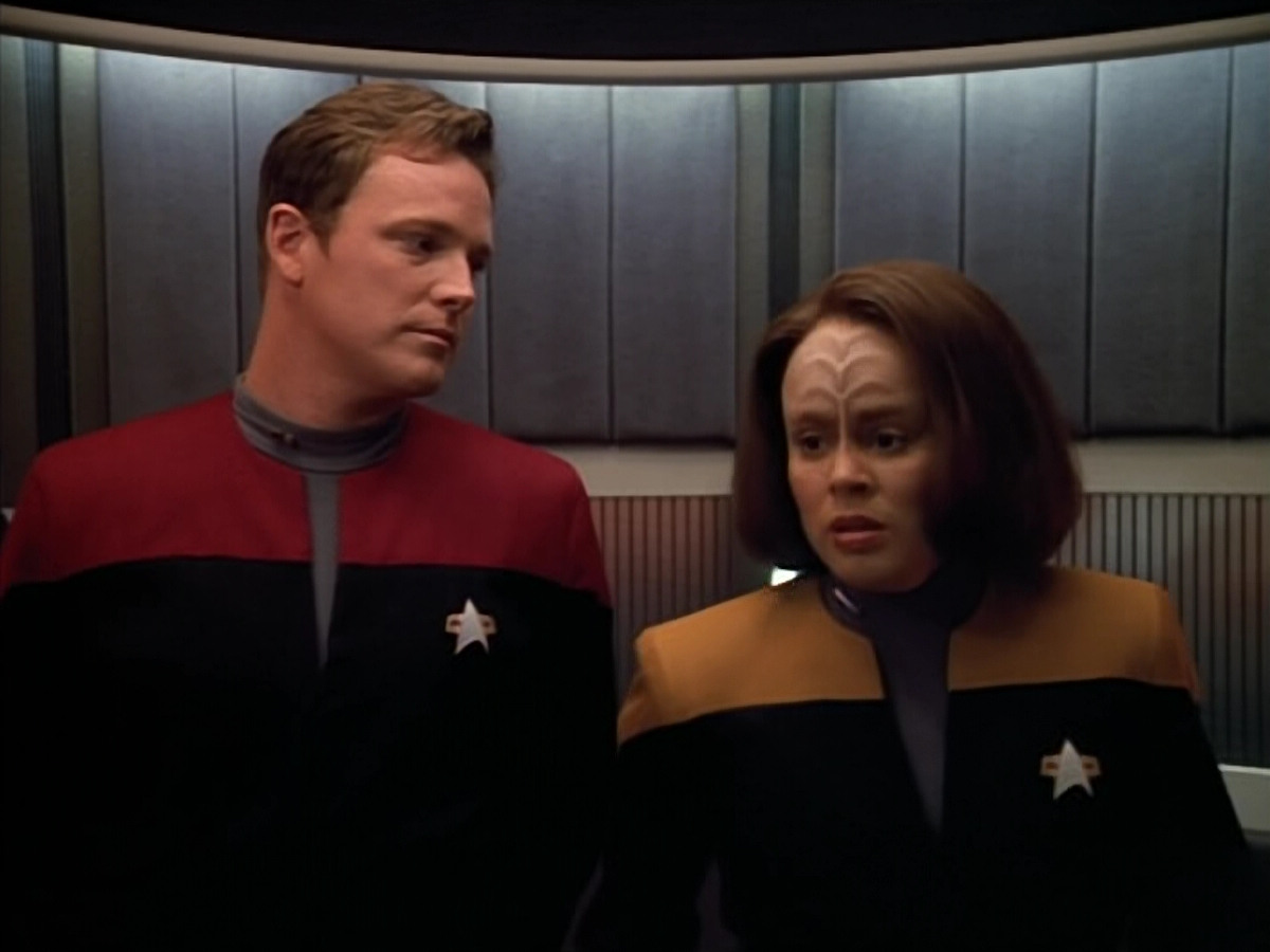 extant_StarTrek_VOY_4x07-ScientificMethod_01074.jpg