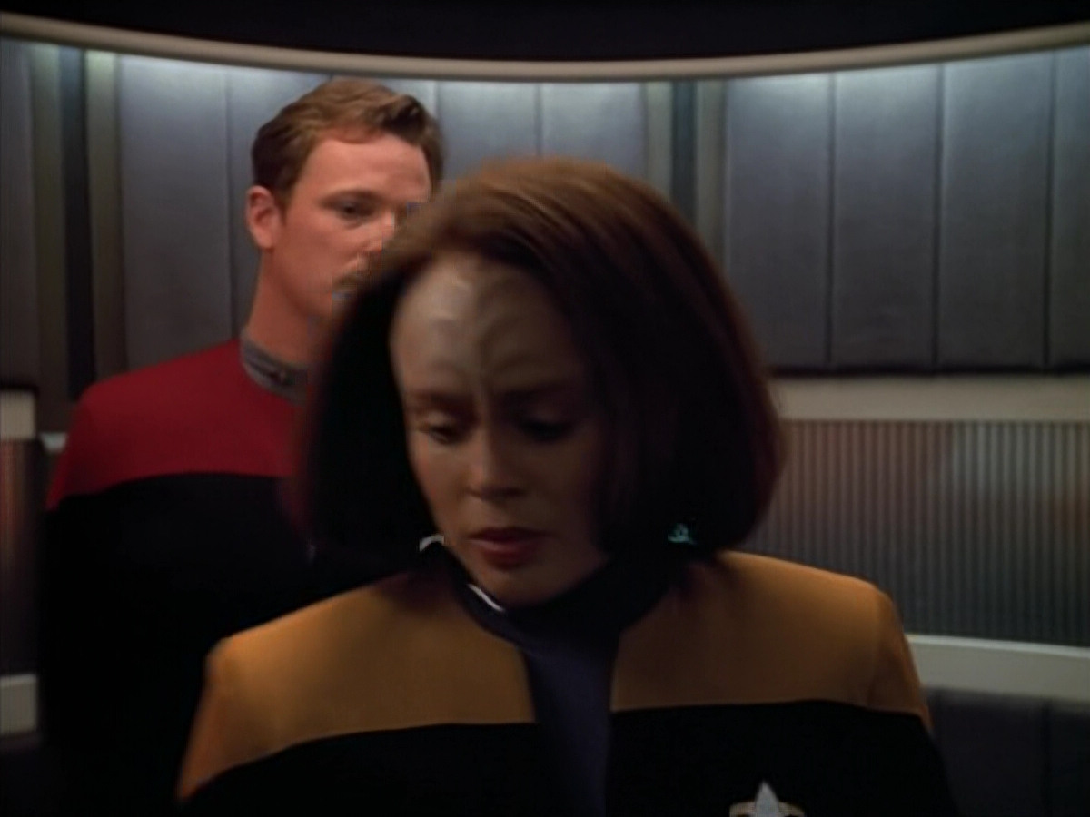 extant_StarTrek_VOY_4x07-ScientificMethod_01075.jpg