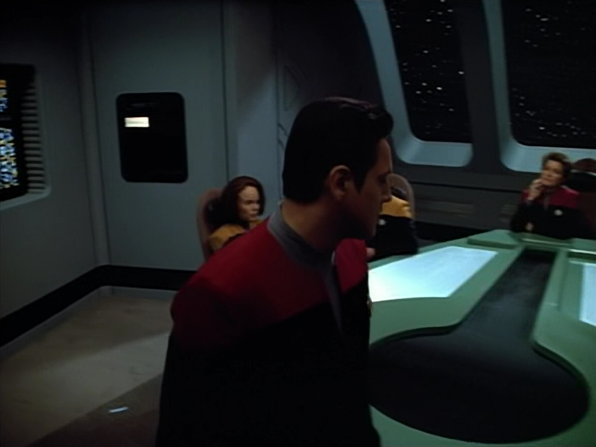 extant_StarTrek_VOY_4x07-ScientificMethod_01088.jpg