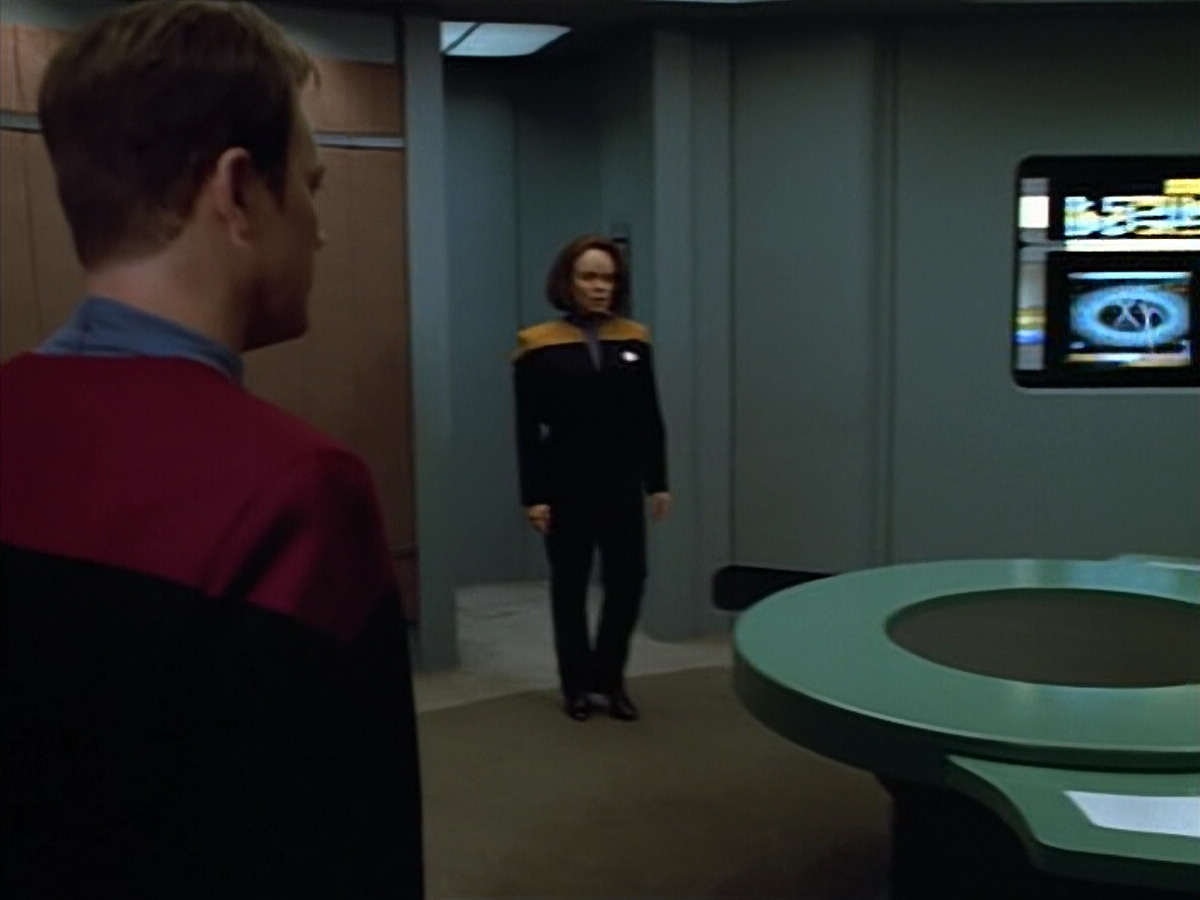 extant_StarTrek_VOY_4x07-ScientificMethod_01134.jpg