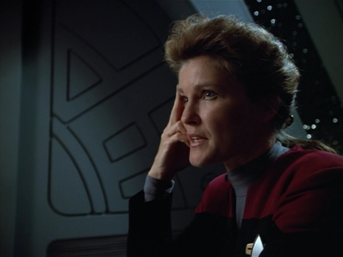 extant_StarTrek_VOY_4x07-ScientificMethod_01171.jpg