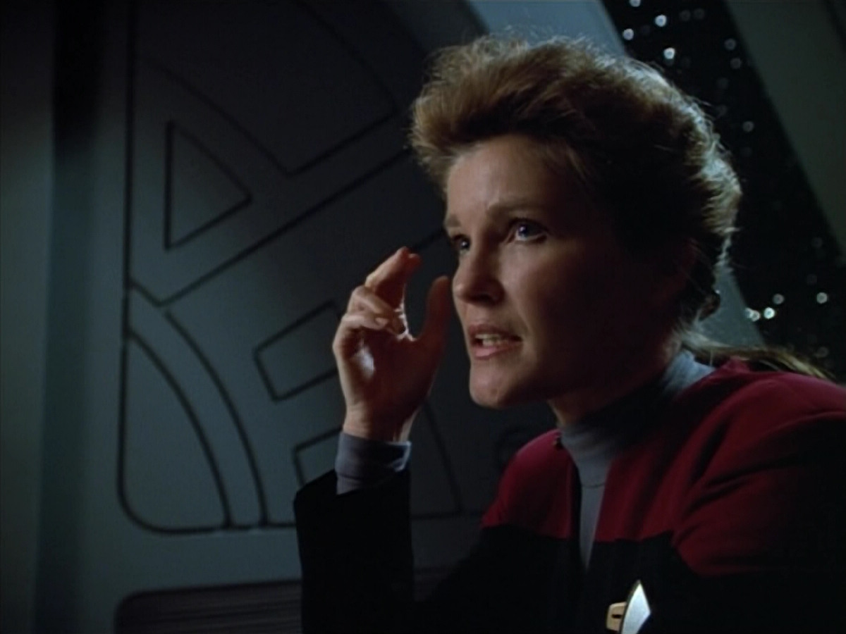 extant_StarTrek_VOY_4x07-ScientificMethod_01174.jpg