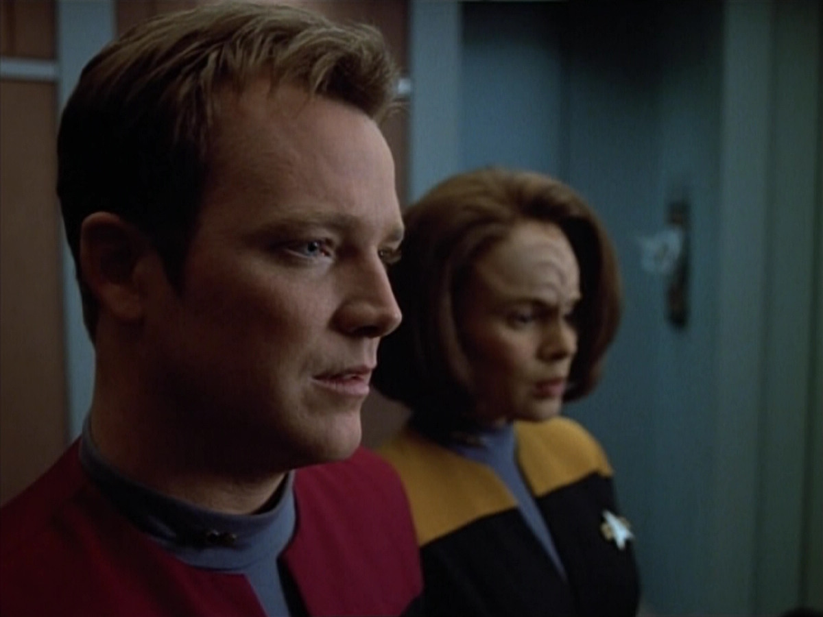 extant_StarTrek_VOY_4x07-ScientificMethod_01179.jpg